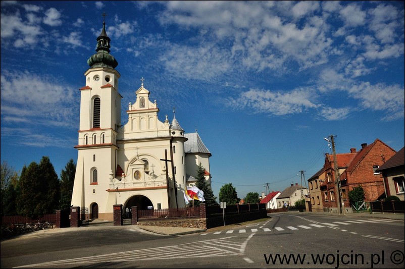 Kościół - Wójcin, widok od rynku